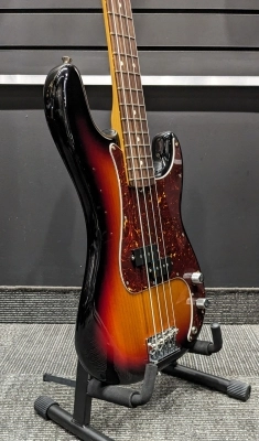 Fender American Pro II P-Bass, Rosewood Fingerboard - 3-Colour Sunburst 2